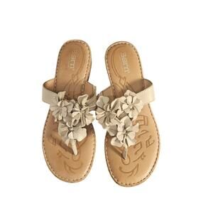 BORN Ivory Leather Floral Vamp Sandal Flip Flop Thongs Women's sz 6, comfort